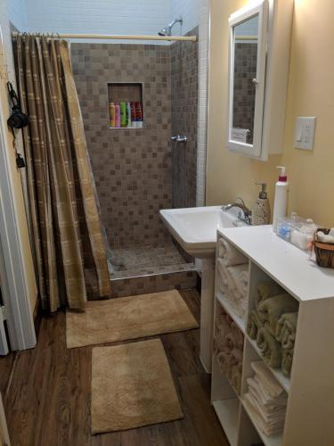 Allas Historical Bed and Breakfast, Spa and Cabana in Dallas, USA