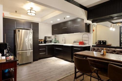 Independence Square 308, Top Floor Hotel Room with Ideal Downtown Location, Aspen (foto 2)