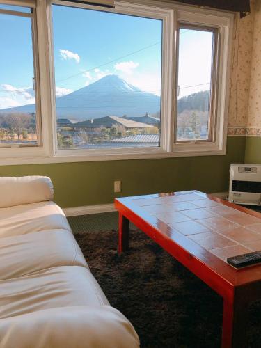 Auberge Mermaid Stop at Fujisan Ichibo Auberge Mermaid to discover the wonders of Fujikawaguchiko. Offering a variety of facilities and services, the property provides all you need for a good nights sleep. Service-m