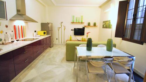 Living-Sevilla Apartments San Lorenzo - image 4
