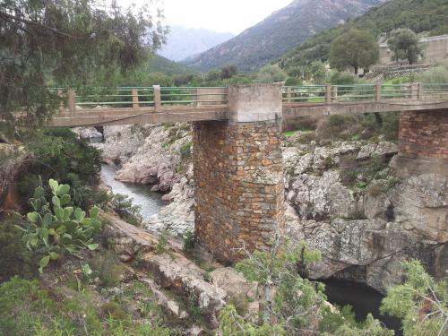 Au pont de Tuarelli, Ludique, Galeria, Corse