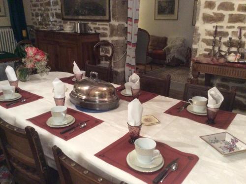 Ēdiens un dzērieni, Chambres d'hotes Le Relais de la Perle in Levernoisa