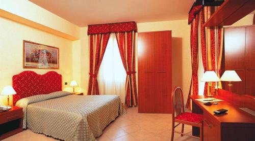 room detail thumbnail 1