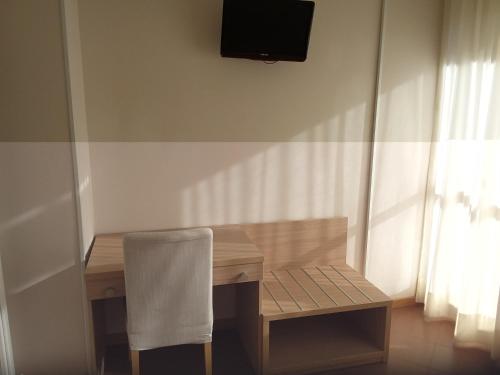 Double or Twin Room image 10