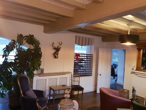 bar/salon, Orles Barn Guest House in Wilton