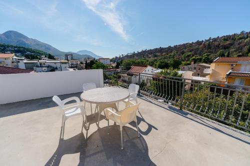 Apartments Sole Mar - image 10