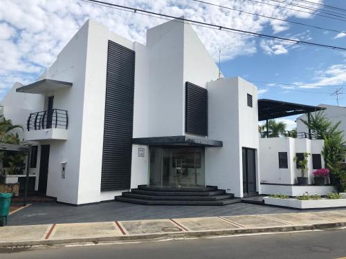 Ulaz, Casa Girardot Condominio El penon 5 Habitaciones. in Girardot