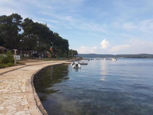  Studio apartment in Pašman with Seaview, Terrace, Air condition, WIFI (4664-1) in Pašman