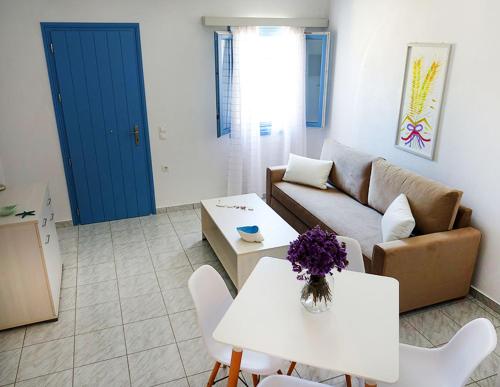  Flora Apartments | Dahlia in Drios