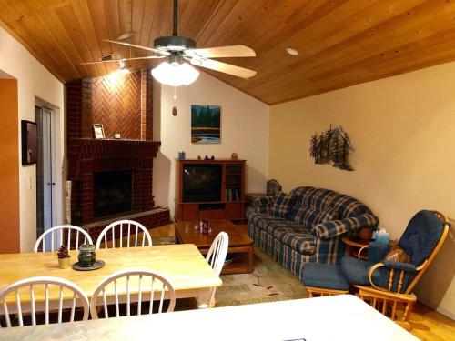 A Hotel Com Cabin In The Pines A Inside Yosemite National Park
