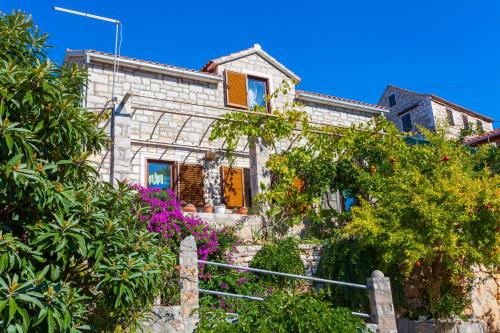  Holiday Home Mary full privacy, Pension in Ložišće