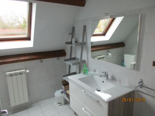 ห้องน้ำ, GRAND GITE RURAL in กาเกส์