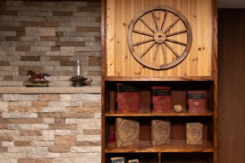 Carriage House Country Club - image 4