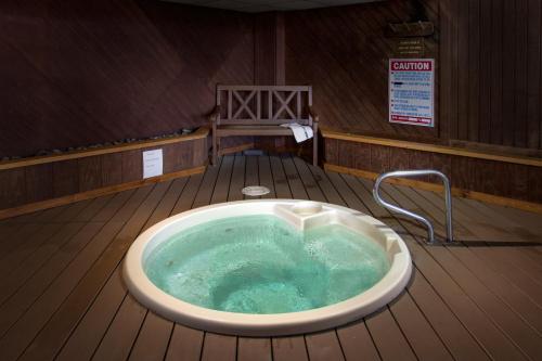 Carriage House Country Club - image 7