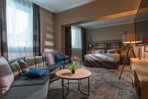 Best Western Plus Expo Hotel 