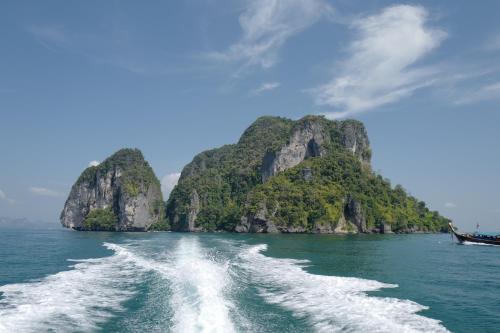 %name Living at Sphere Family room กระบี่