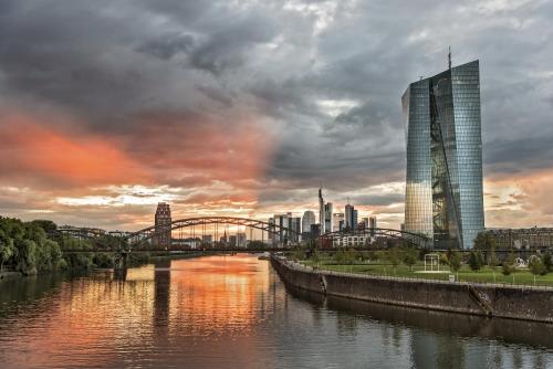 Grand Hotel Downtown - Frankfurt Central Station - Boutique Design Hotel - image 9