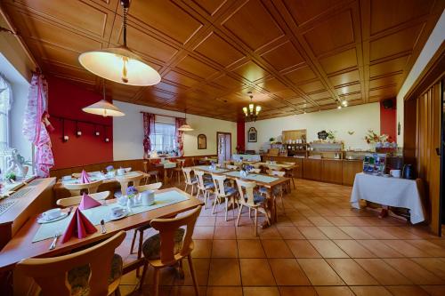 餐飲選擇, Hotel Auerhahn in 馬薩博格