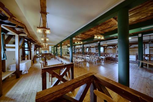 宴會廳, Hotel Auerhahn in 馬薩博格