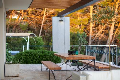 Villa Chic a luxury villa in Makarska pool and gym - image 4
