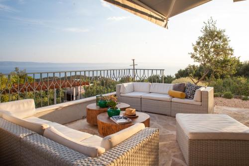 Villa Chic a luxury villa in Makarska pool and gym - image 8