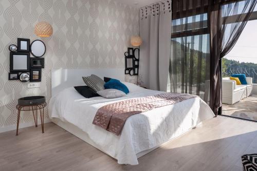 Villa Chic a luxury villa in Makarska pool and gym - image 10