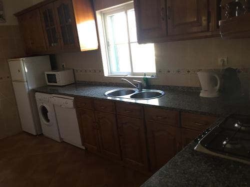 Holiday villa with pool near the ocean in Aljezur