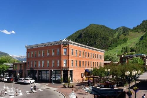 Independence Square 311, Best Location! Hotel Room with Rooftop Hot Tub in Aspen, Aspen (photo 3)