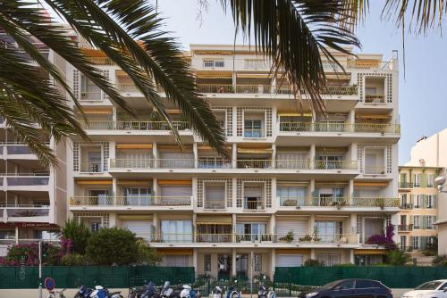 Sunlight Properties - 'Maryland ' - Sea Front