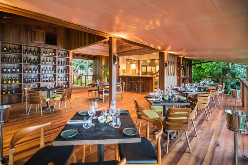 Restaurant, Secret Bay in Portsmouth