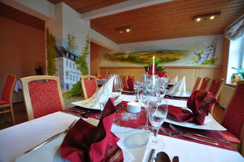 餐廳, 威斯洛布蘭德酒店 (Landhotel Weisses Roß`l) in 阿多夫/沃格托