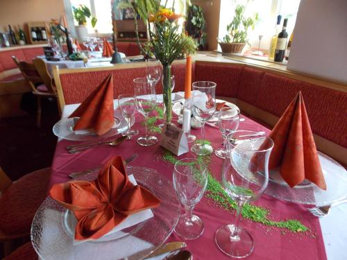餐廳, 威斯洛布蘭德酒店 (Landhotel Weisses Roß`l) in 阿多夫/沃格托