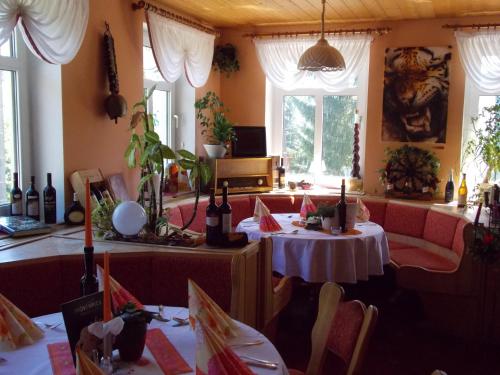 餐廳, 威斯洛布蘭德酒店 (Landhotel Weisses Roß`l) in 阿多夫/沃格托