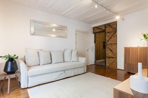 One-Bedroom Apartment image 1