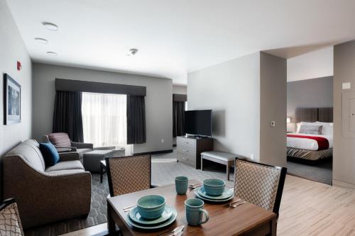 Best Western Plus West Lawrence - image 14