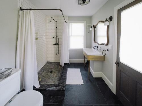 Burdett House Bed & Breakfast