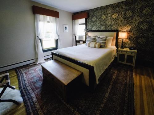 Burdett House Bed & Breakfast
