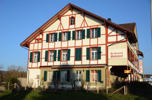 Hotel Restaurant Bahnhof in Schüpfen, Schweiz
