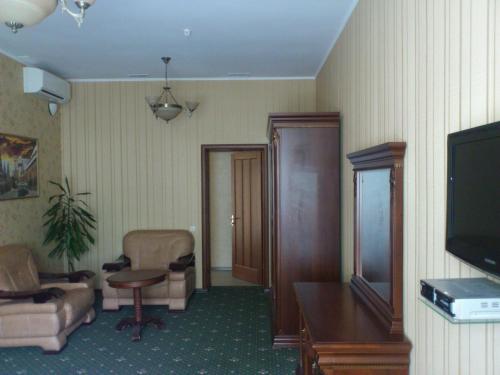 Status Hotel - image 3