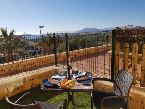 Apartamento con hermoso jardin y AC