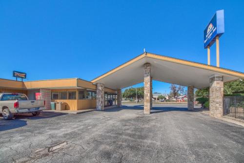 Americas Best Value Inn Uvalde