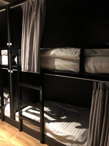 Single Bed in Mixed Dormitory Room