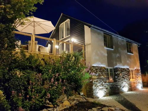 Bossiney Cove Cottage, Tintagel, Cornwall