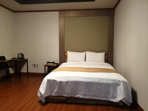 The Beauty Hotel Room Type - Double Room