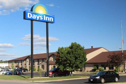 Days Inn by Wyndham Black River Falls - Access to ATV Trail