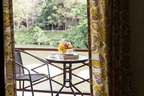 Balcony/terrace, Baan Luang Rajamaitri Historic Inn in Mueng