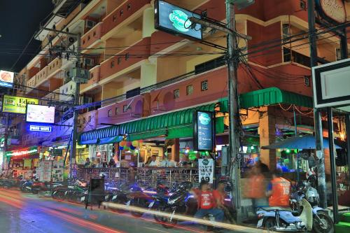 Harrys Hotel Bar & Restaurant, Centro di Pattaya