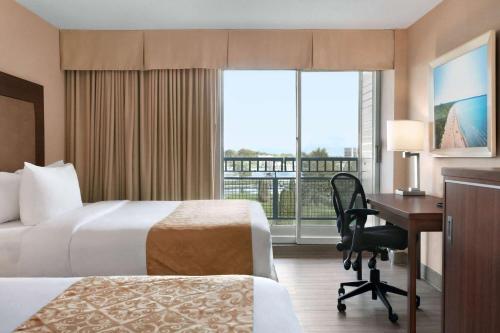 貝爾維爾華美達海灣會議度假村 (Ramada on the Bay Conference Resort Belleville) in 貝爾維爾
