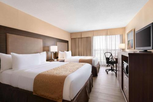 Ramada by Wyndham Belleville Harbourview Conference Center