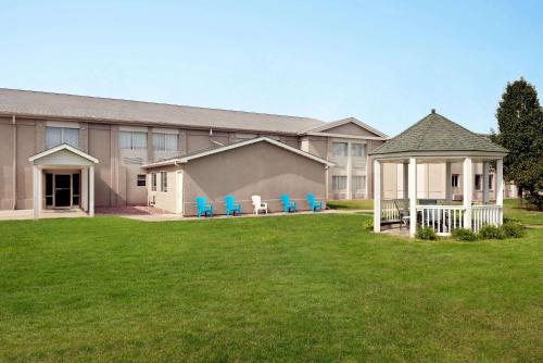 บริการและสิ่งอำนวยความสะดวก, เบย์มอนต์ บาย วินด์แฮม เดอมอยน์ นอร์ท (Baymont by Wyndham Des Moines North) in เดสโมนส์ (IA)